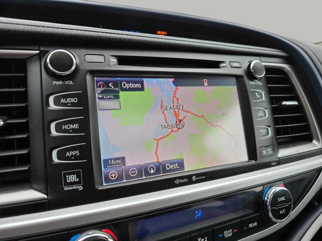 Used 2015 Toyota Highlander Limited AWD/4WD image 11