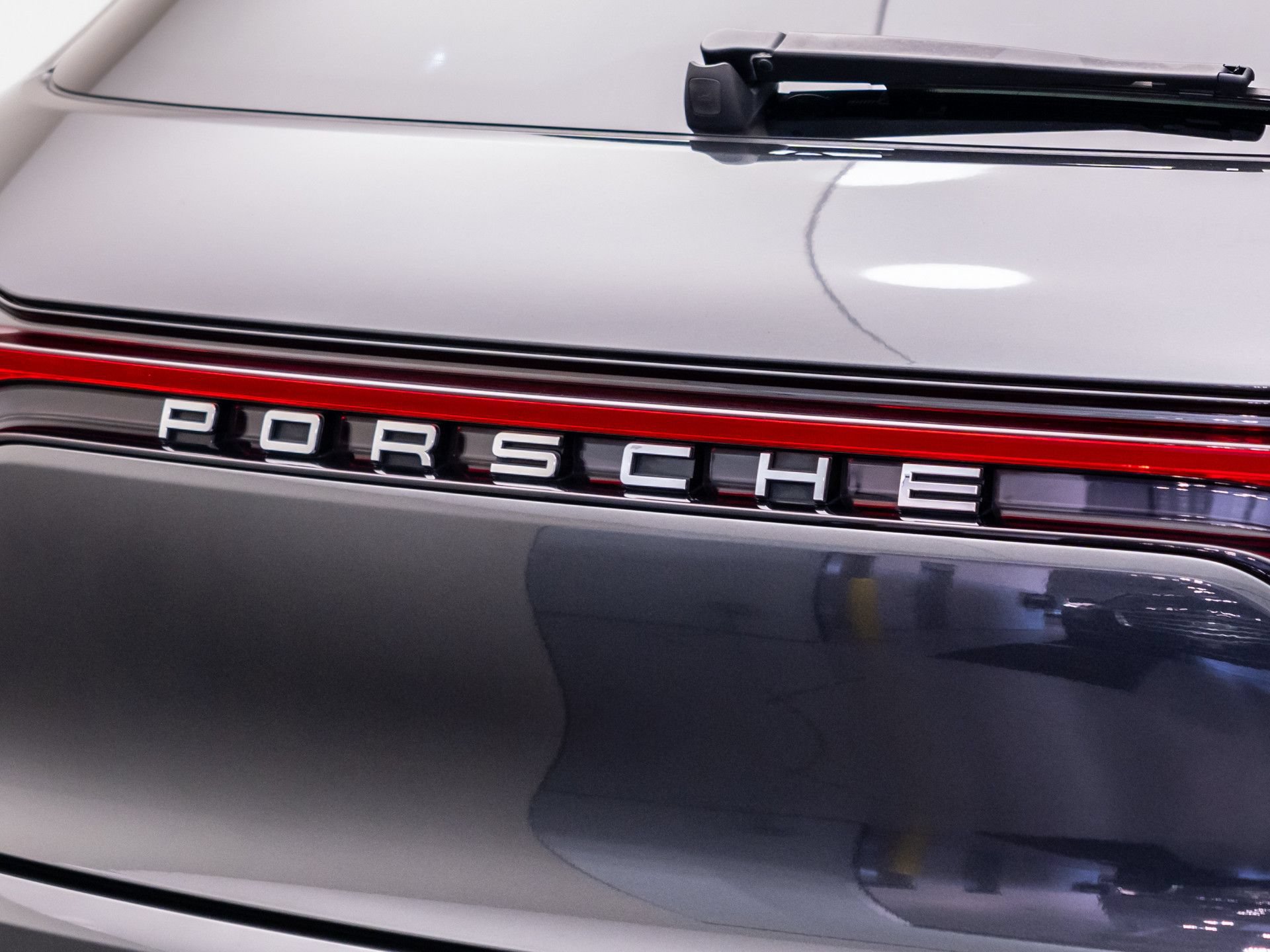 Used 2021 Porsche Macan AWD/4WD image 34