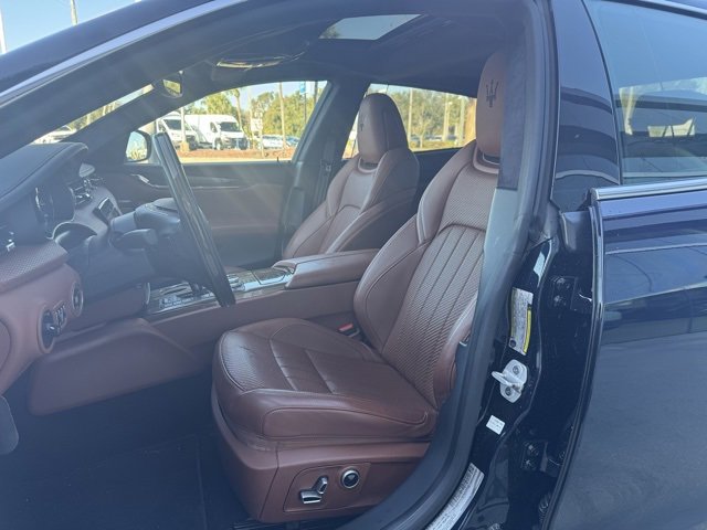 Used 2021 Maserati Quattroporte S GranLusso image 5