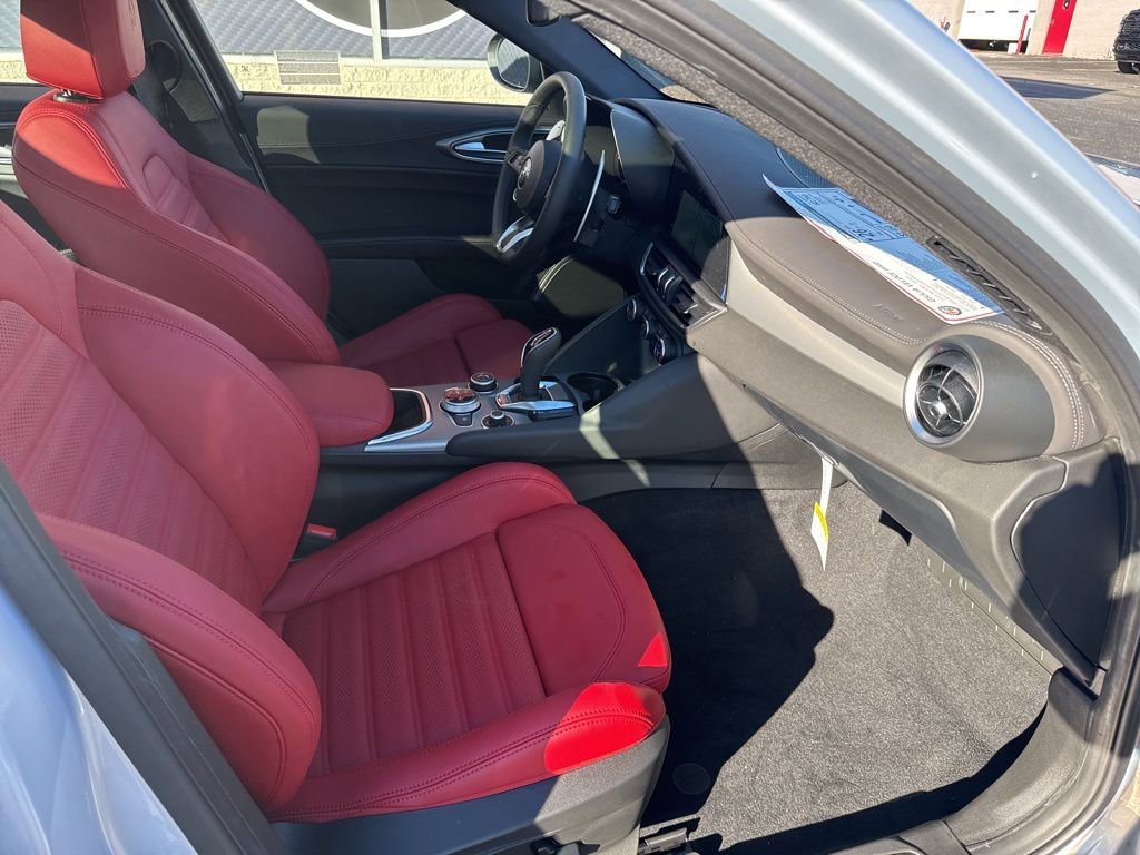 New 2025 Alfa Romeo Giulia AWD image 24