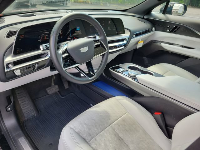Certified 2024 Cadillac Lyriq Luxury AWD/4WD image 25