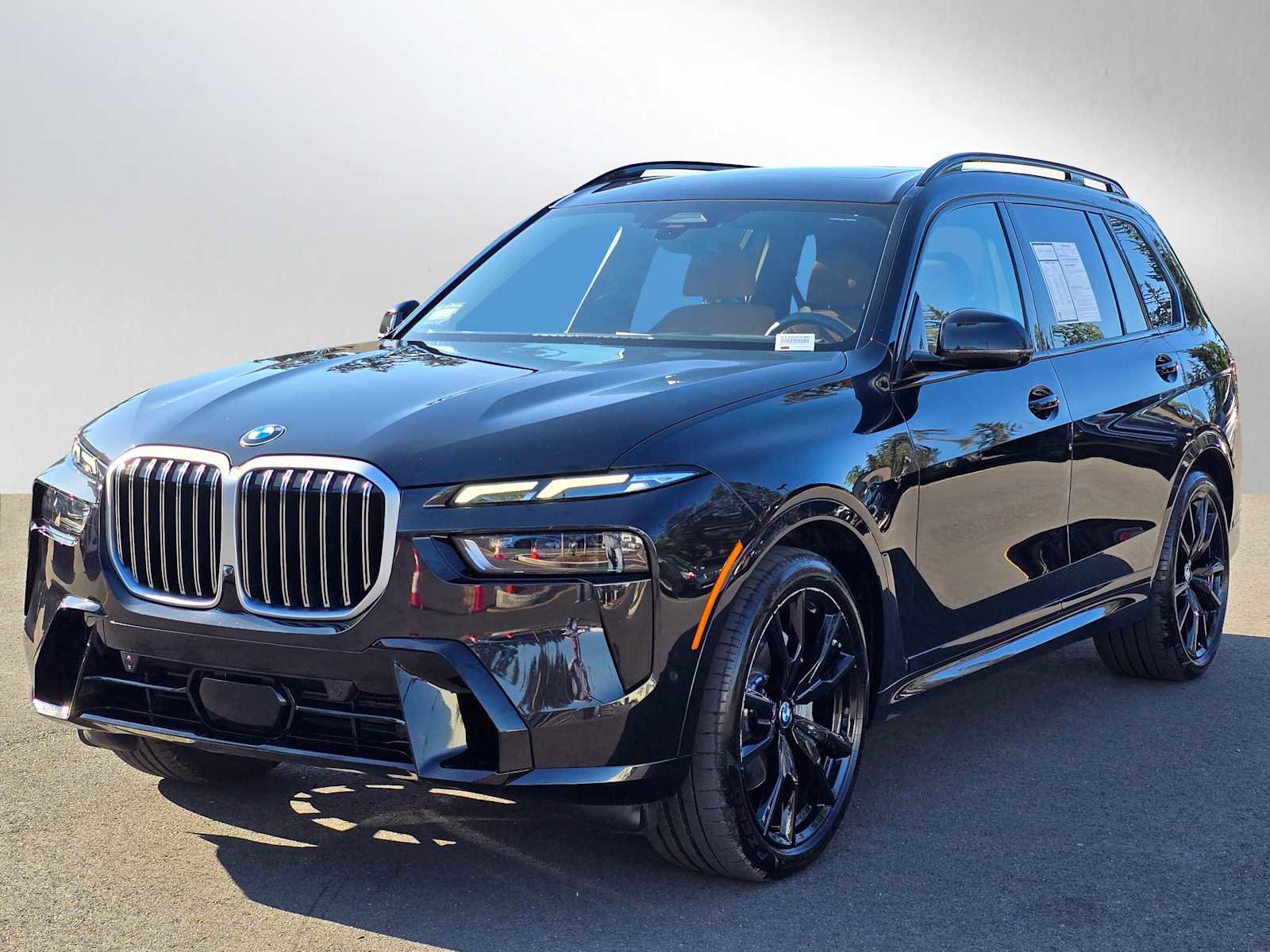 Used 2024 BMW X7 xDrive40i w/ M Sport Package AWD/4WD image 7