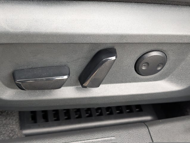 Certified 2025 Nissan Rogue SL FWD image 21