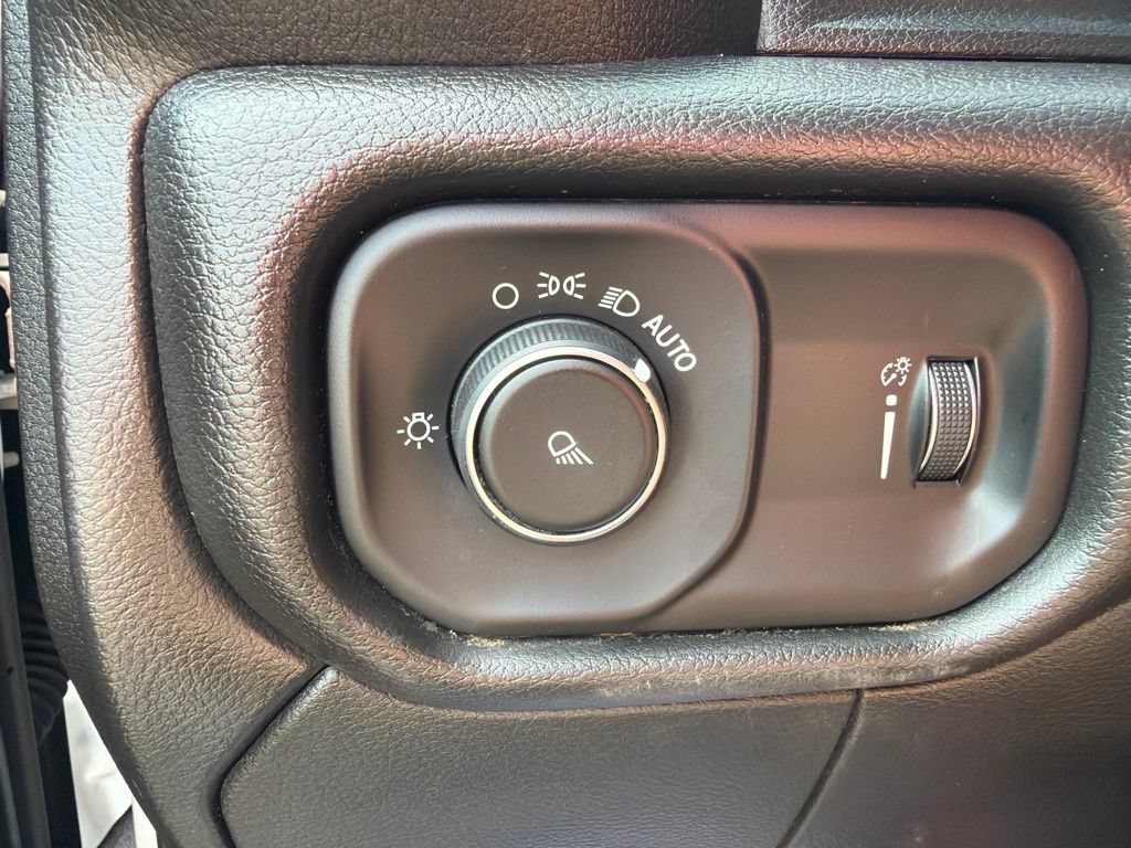 Used 2024 RAM 2500 Tradesman w/ Chrome Appearance Group AWD/4WD image 23