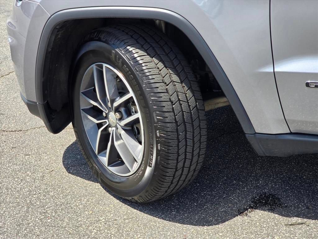 Used 2018 Jeep Grand Cherokee Limited w/ Trailer Tow Group IV AWD/4WD image 27