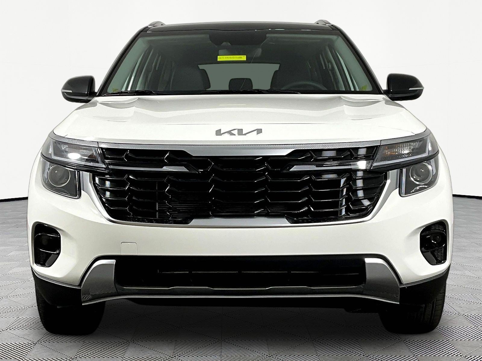 New 2026 Kia Seltos S AWD/4WD image 2