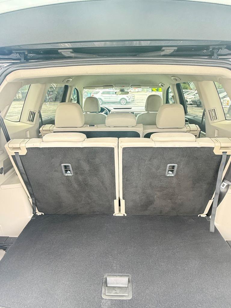 Used 2019 Volkswagen Atlas SE w/ Towing Package FWD image 19