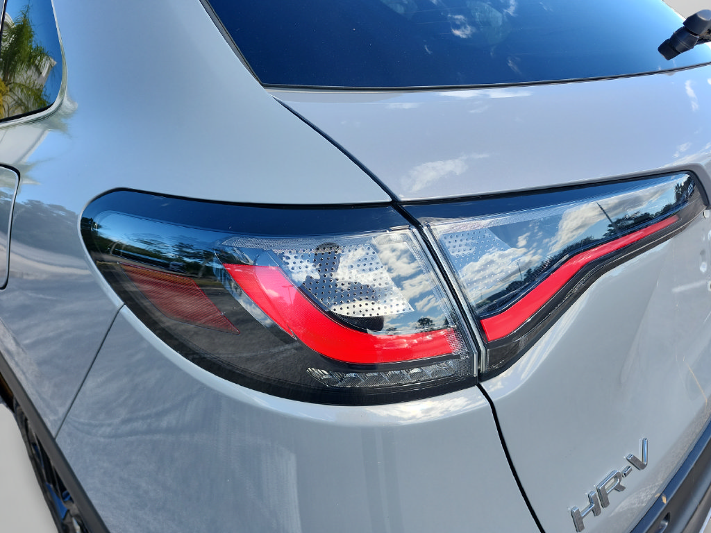 Used 2025 Honda HR-V Sport image 14