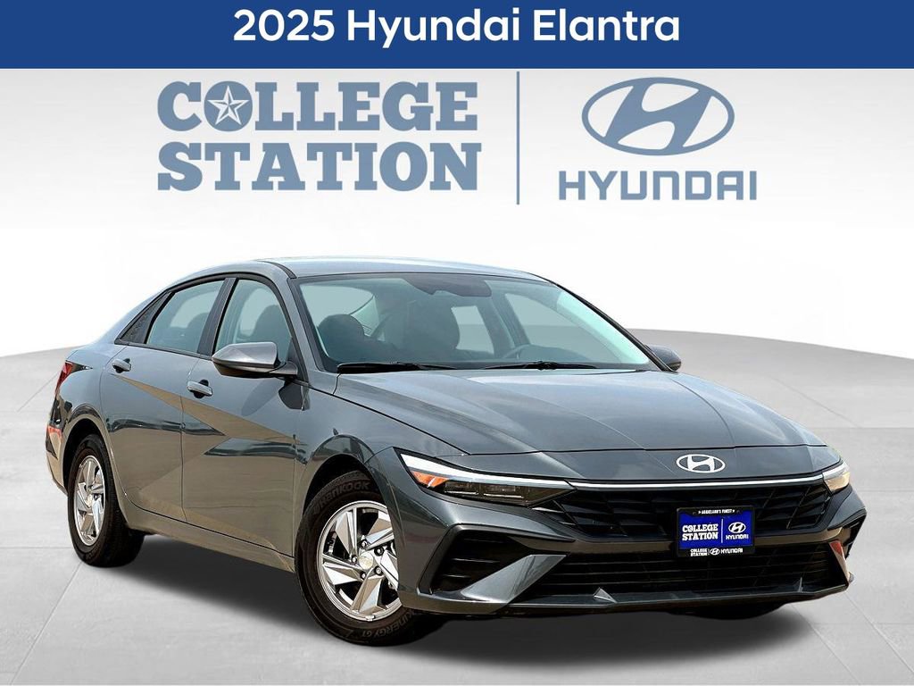 Used 2025 Hyundai Elantra SE