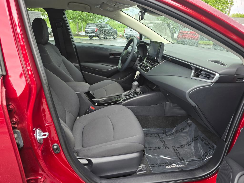 Used 2022 Toyota Corolla LE w/ Carpet Mat Package (TMS) FWD image 10