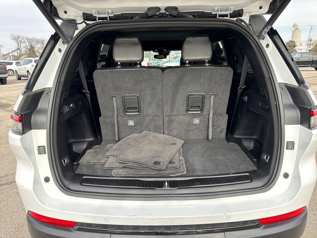 Certified 2024 Jeep Grand Cherokee L Laredo image 36