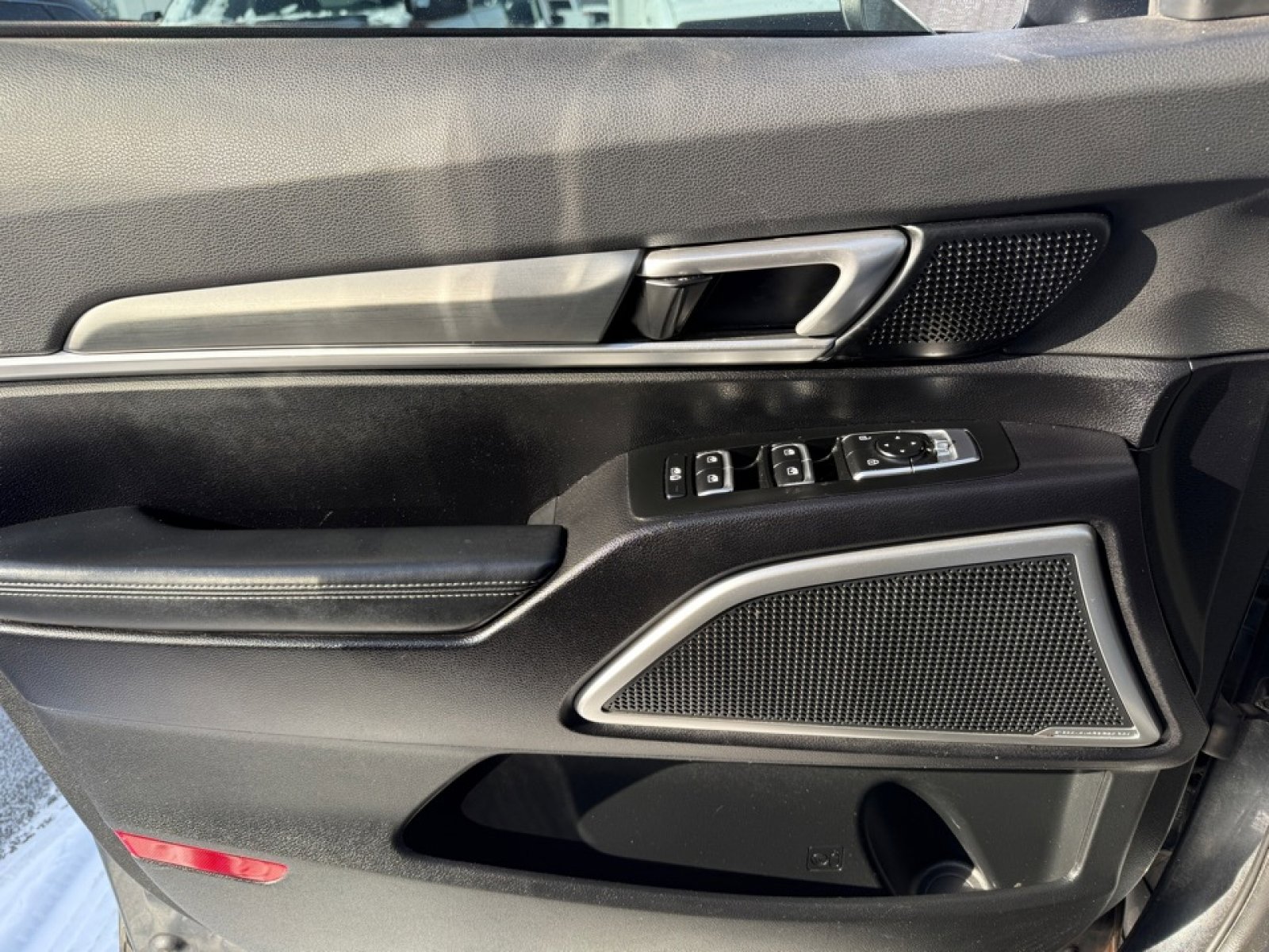 Used 2022 Kia Telluride LX image 35