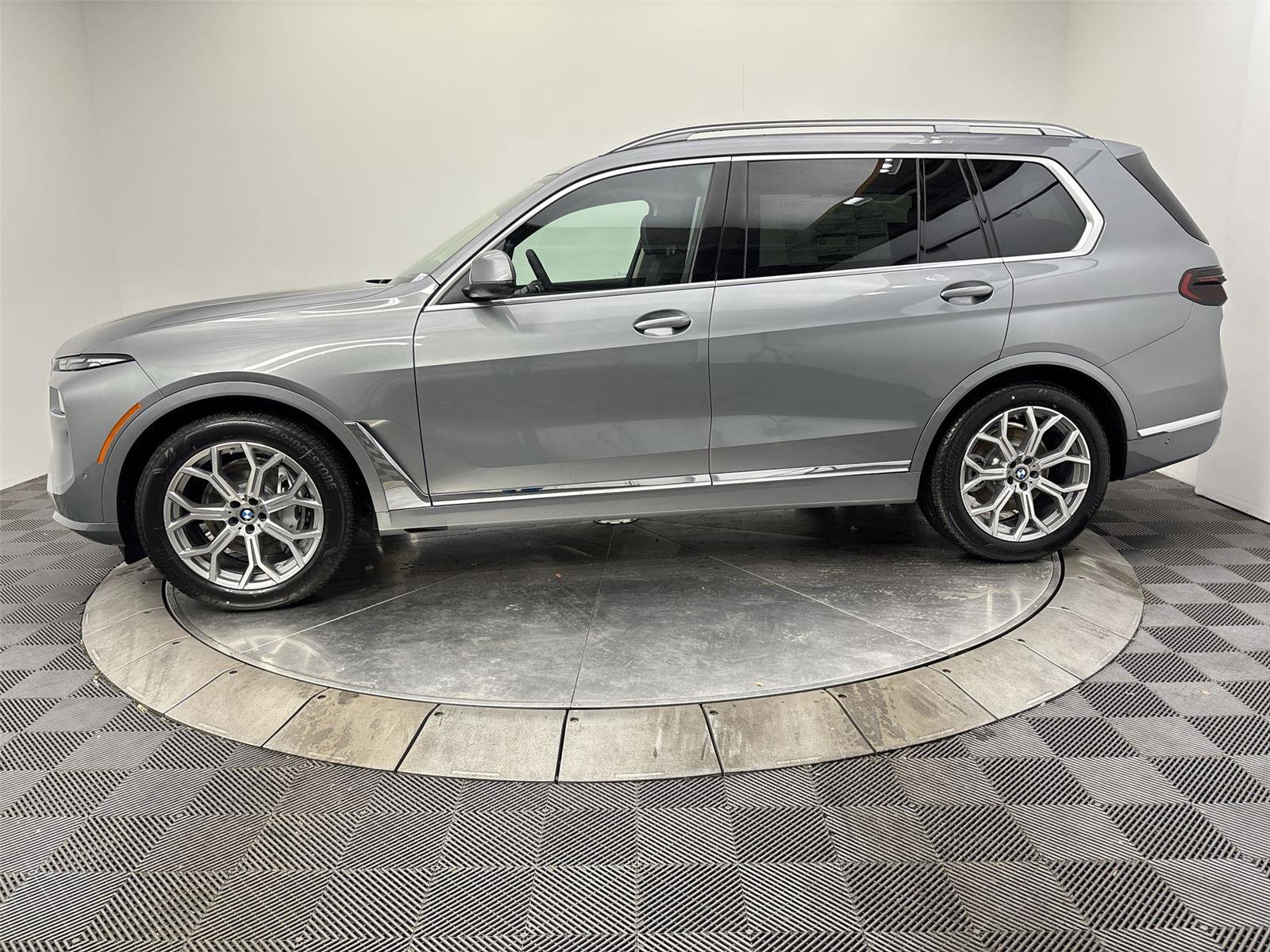 New 2026 BMW X7 xDrive40i w/ Premium Package image 16