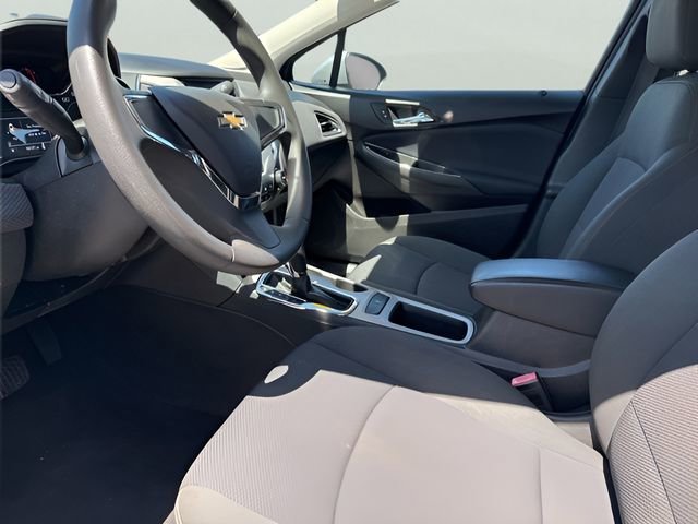 Used 2017 Chevrolet Cruze LS FWD image 9
