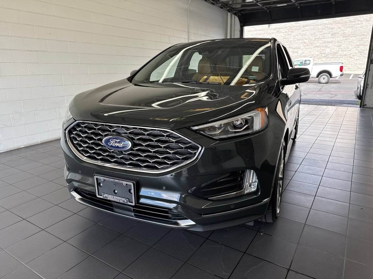 Used 2024 Ford Edge Titanium w/ Titanium Elite Package AWD/4WD image 3