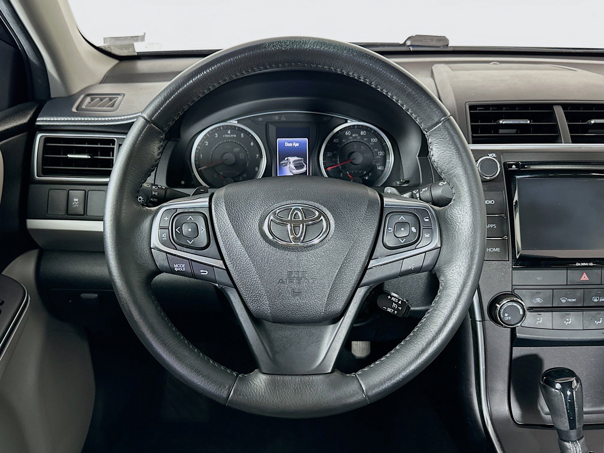 Used 2017 Toyota Camry SE w/ Moonroof Package FWD image 17