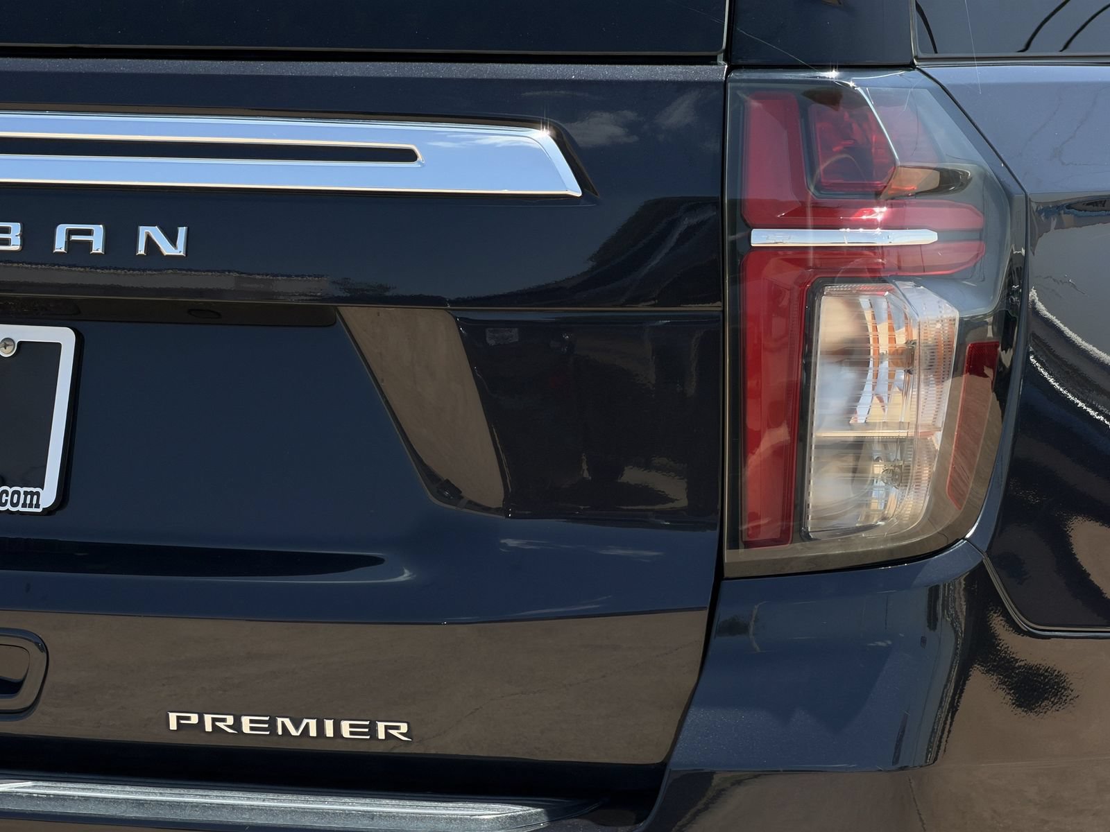 Used 2023 Chevrolet Suburban Premier RWD image 11