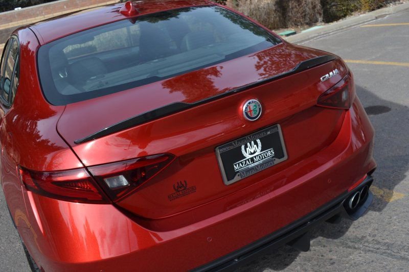 Used 2018 Alfa Romeo Giulia Quadrifoglio image 10