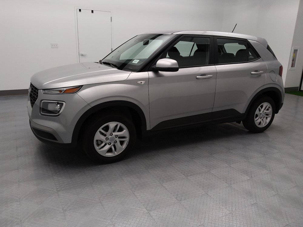 Used 2025 Hyundai Venue SE FWD image 2