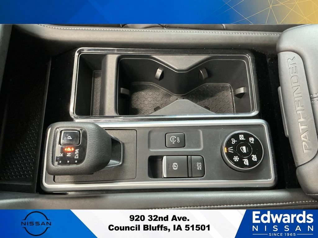 Used 2025 Nissan Pathfinder SL AWD/4WD image 33