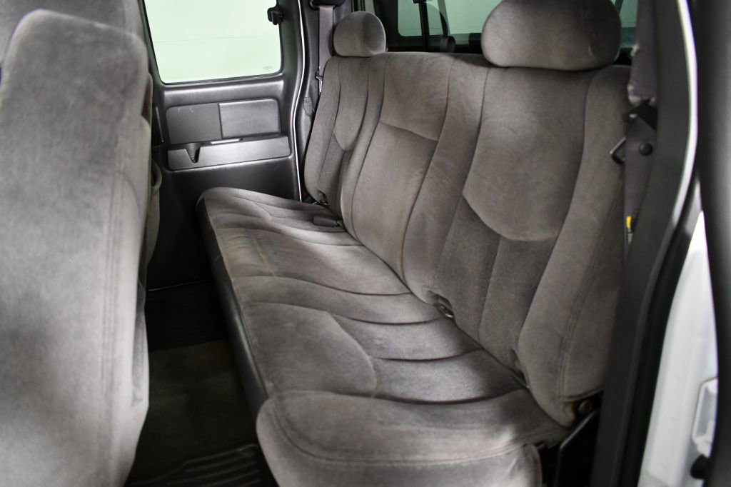 Used 2005 GMC Sierra 2500 SLE image 16