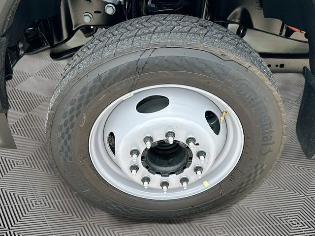 New 2025 Ford F550 2WD Regular Cab Super Duty image 16