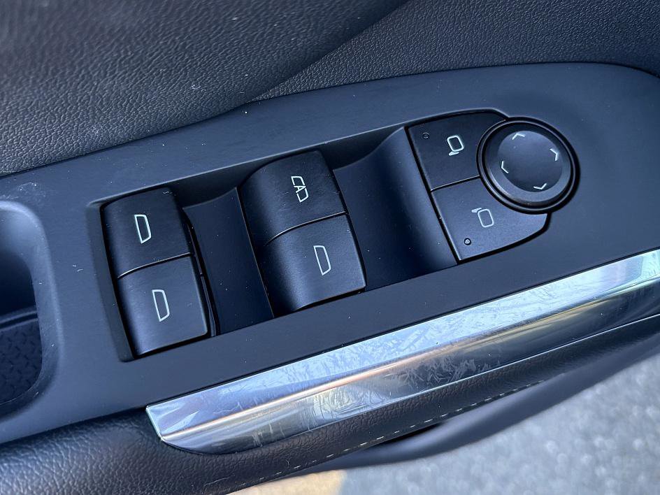 New 2026 Chevrolet Traverse LT image 15