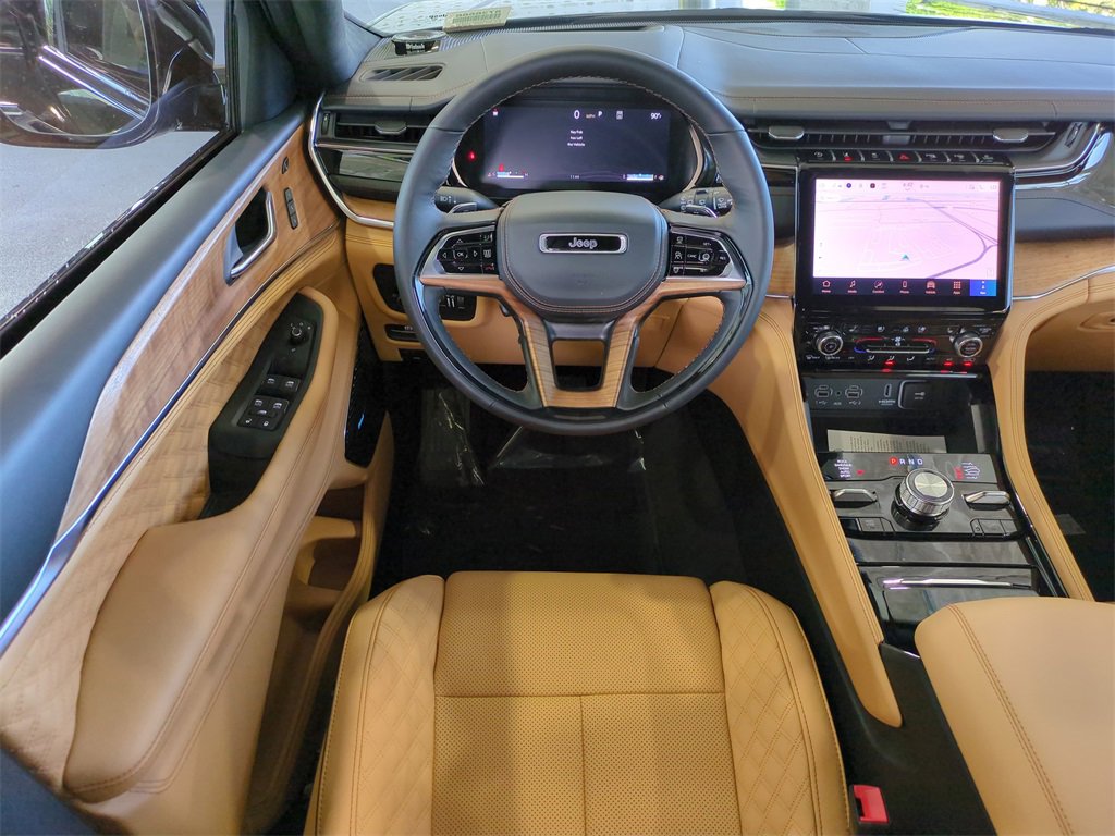 New 2025 Jeep Grand Cherokee Summit image 17
