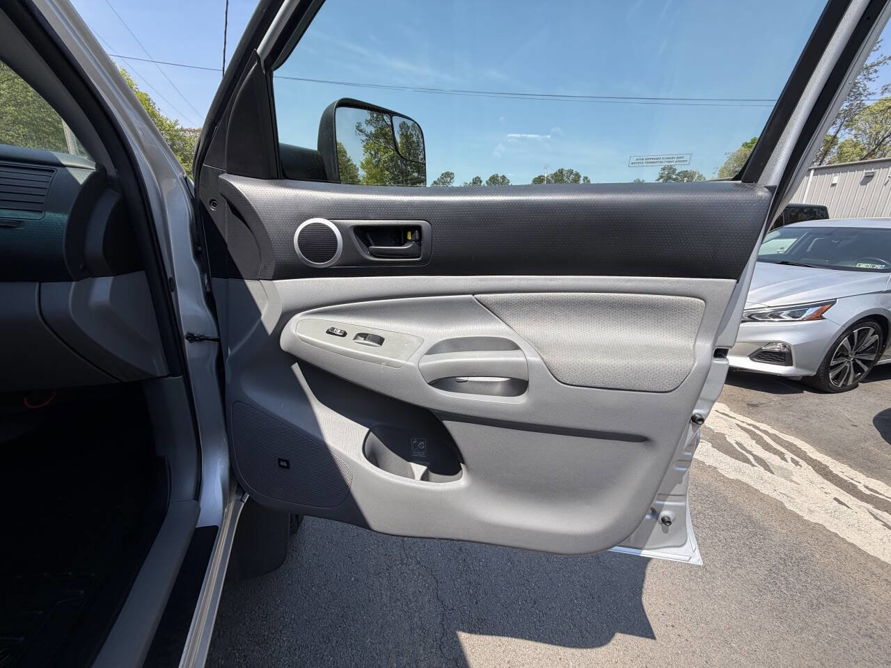 Used 2010 Toyota Tacoma 4x4 Double Cab image 28