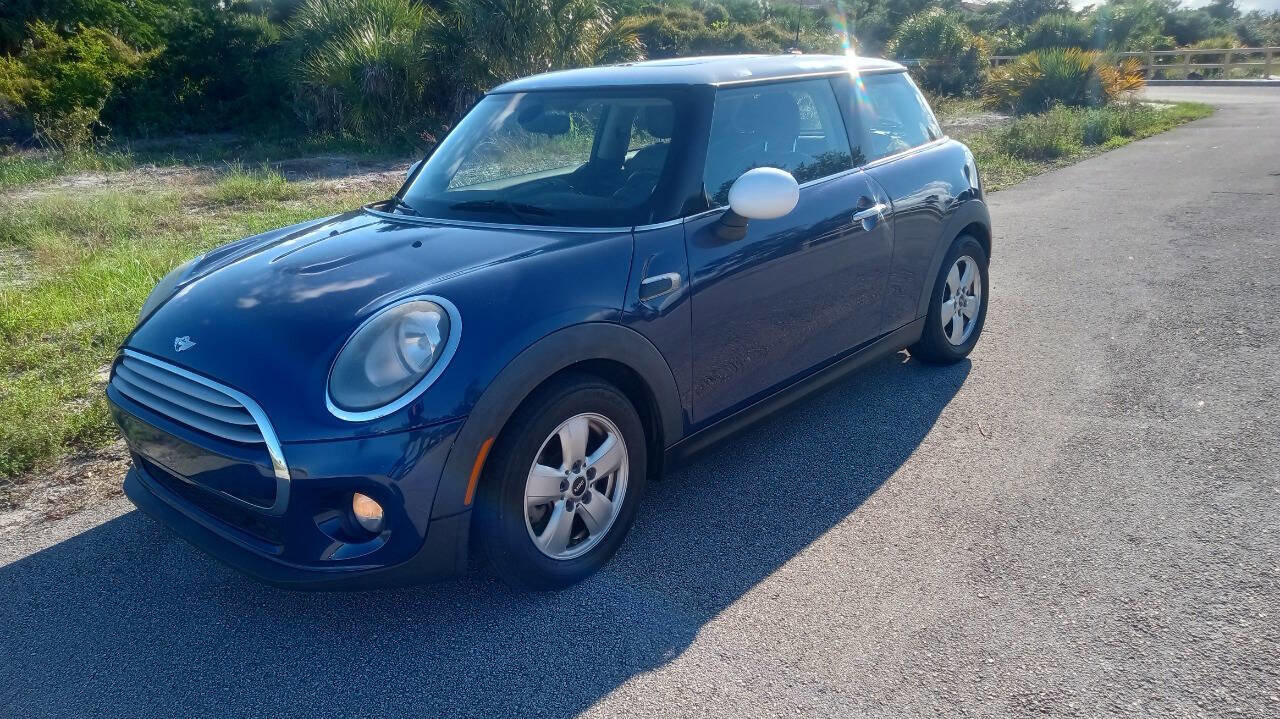 Used 2015 MINI Cooper 2-Door Hardtop image 2