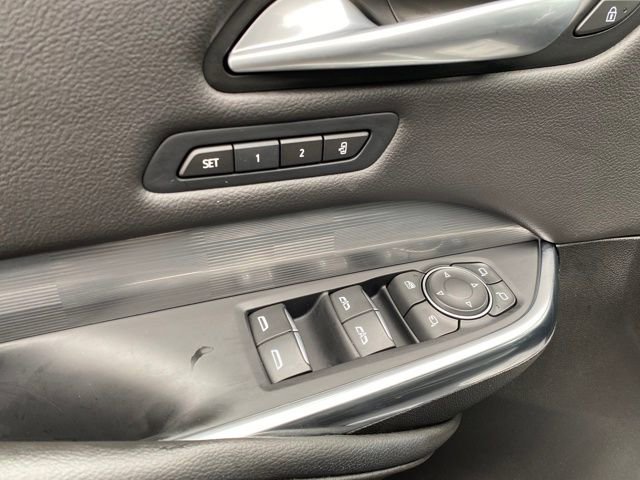 Certified 2025 Cadillac XT4 Premium Luxury image 14