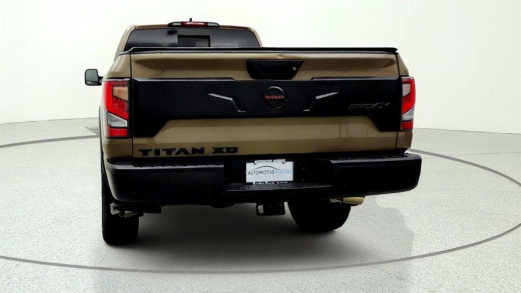 Used 2022 Nissan Titan PRO-4X AWD/4WD image 6