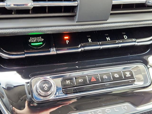 New 2025 Lincoln Corsair Reserve w/ Equipment Group 202A image 23