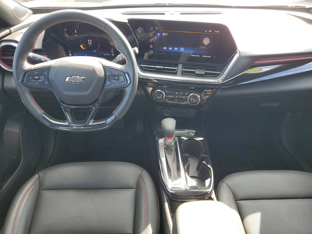 Used 2024 Chevrolet Trax RS w/ Sunroof Package FWD image 26