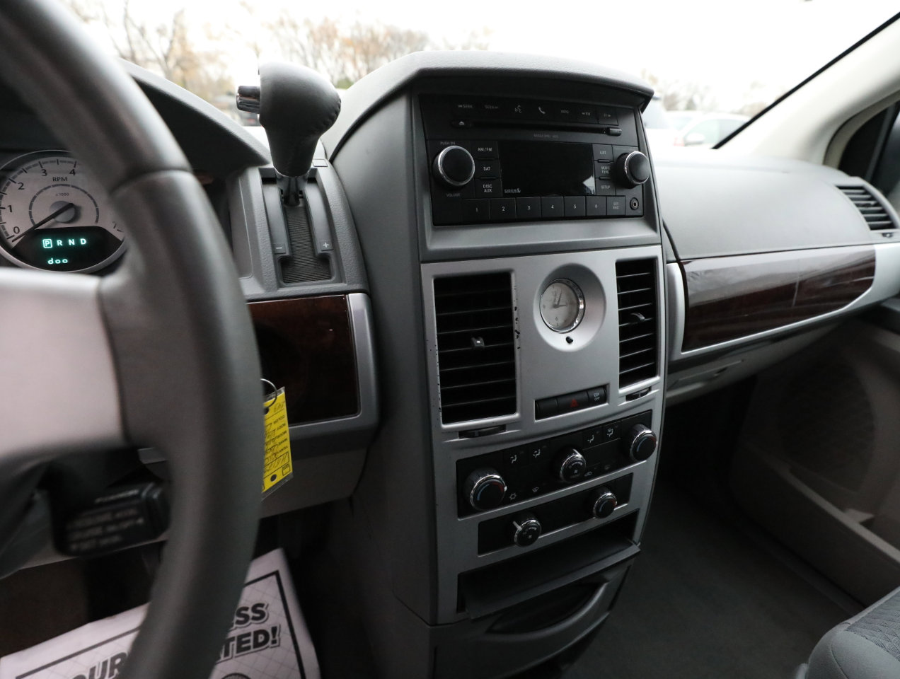 Used 2010 Chrysler Town & Country Touring image 19
