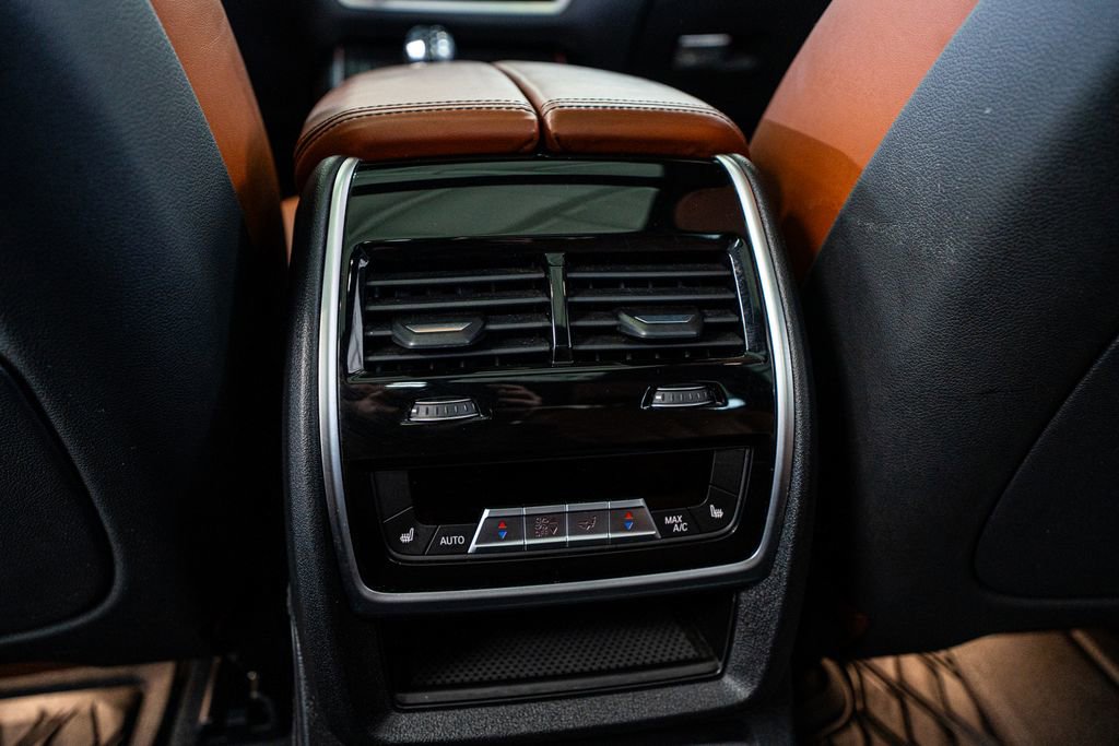 Used 2021 BMW X7 M50i w/ Executive Package AWD/4WD image 60