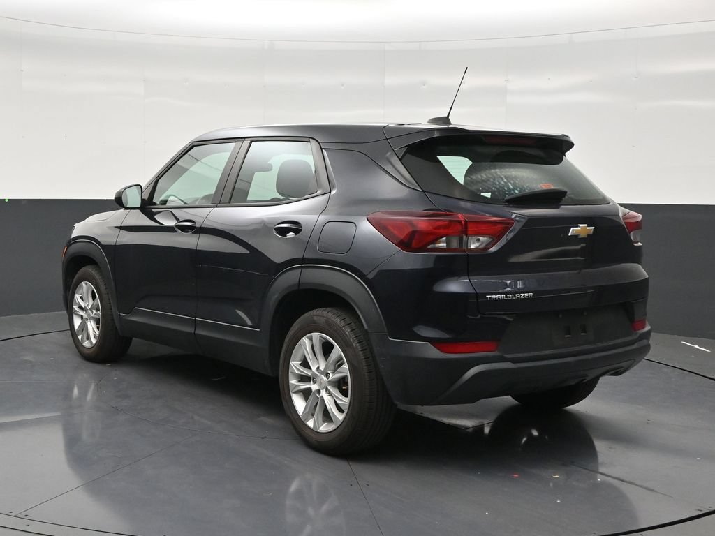 Used 2021 Chevrolet TrailBlazer LS FWD image 3