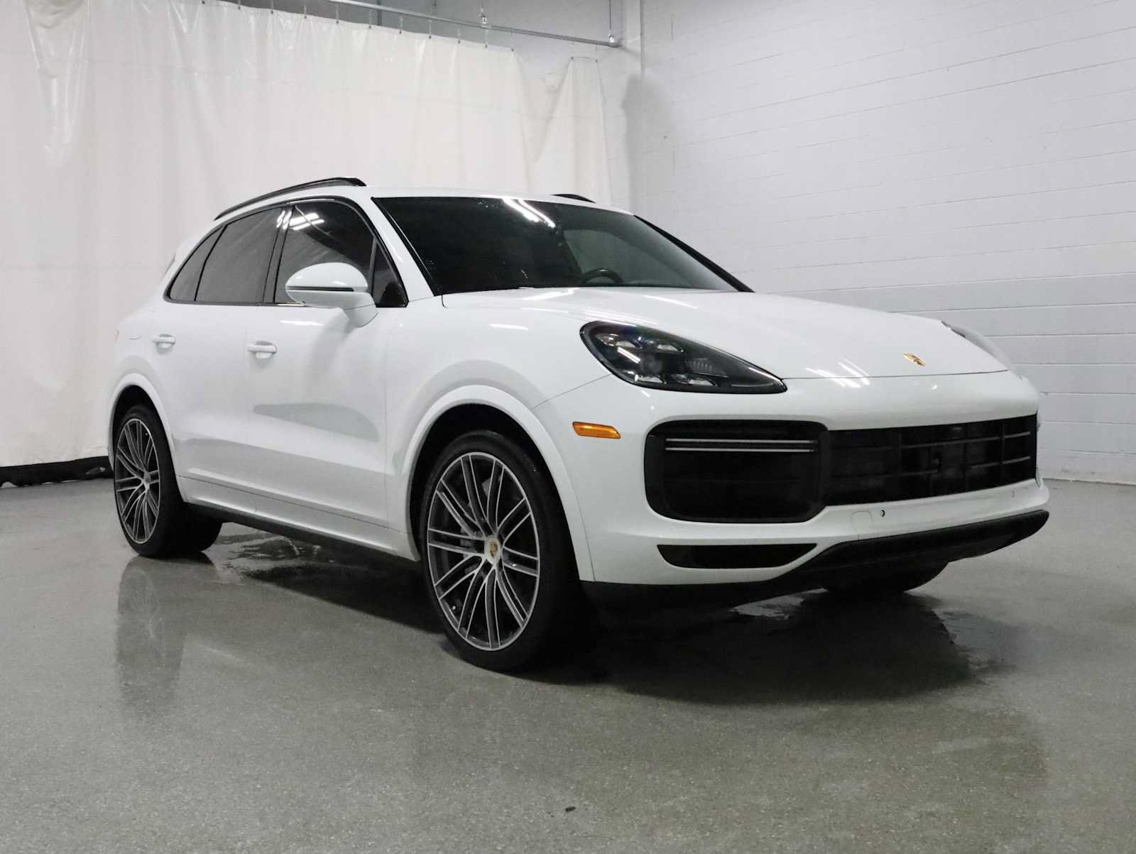 Used 2019 Porsche Cayenne Turbo AWD/4WD image 13