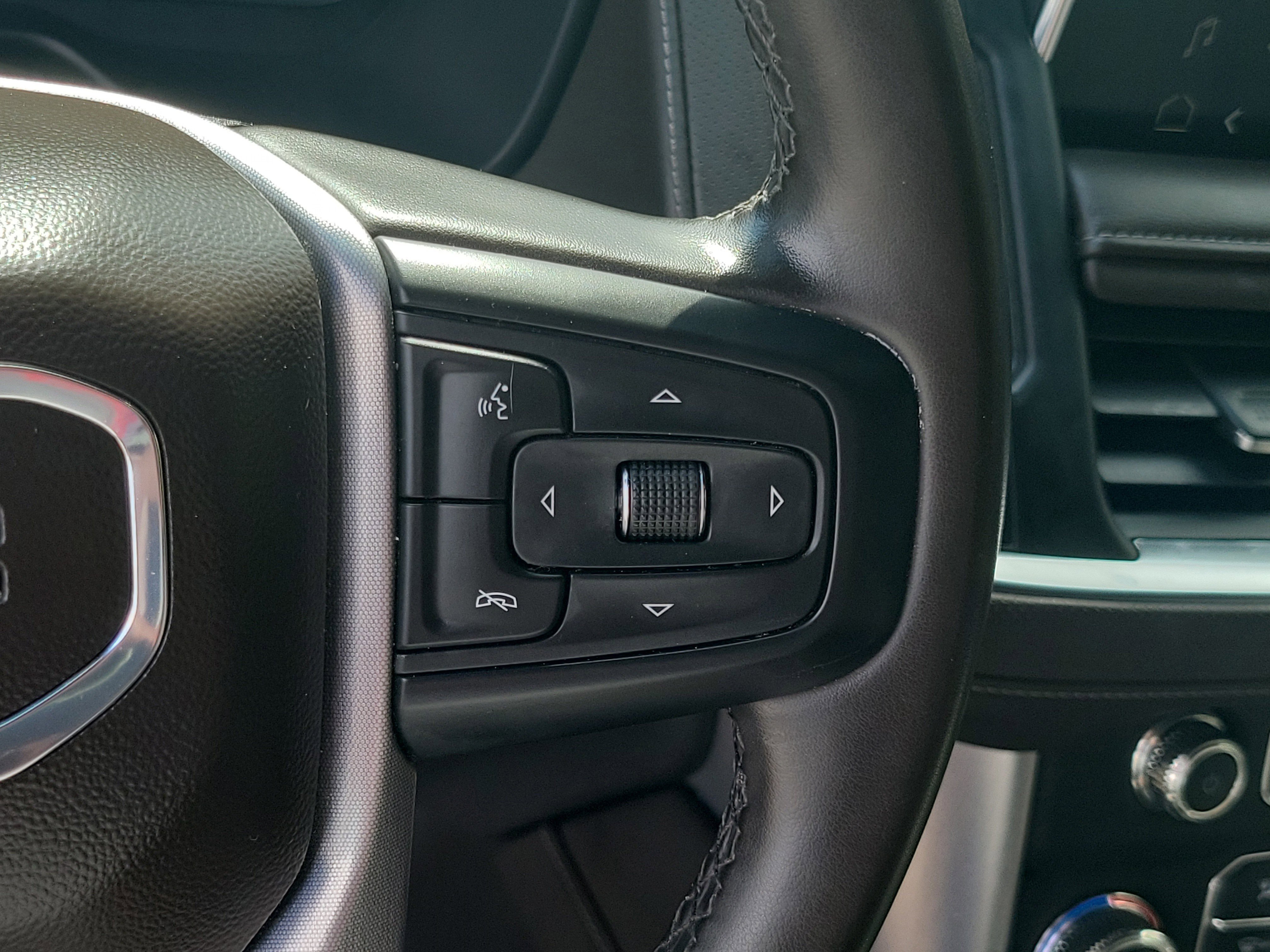 Used 2023 GMC Yukon SLT image 28