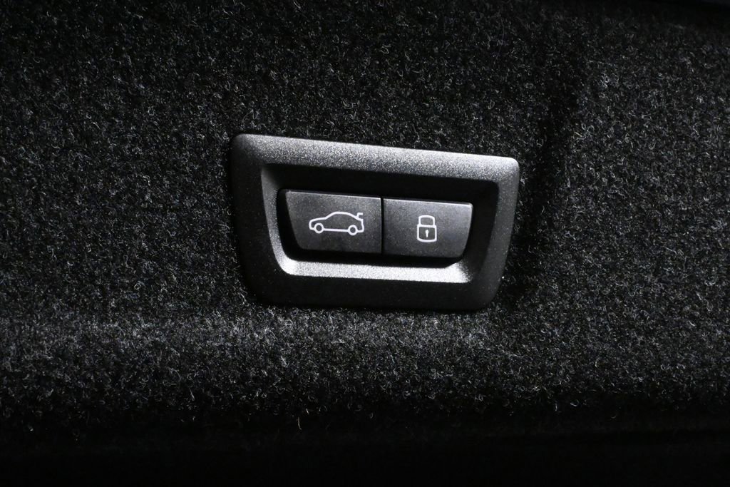 Used 2026 BMW 330i xDrive Sedan w/ Convenience Package image 38