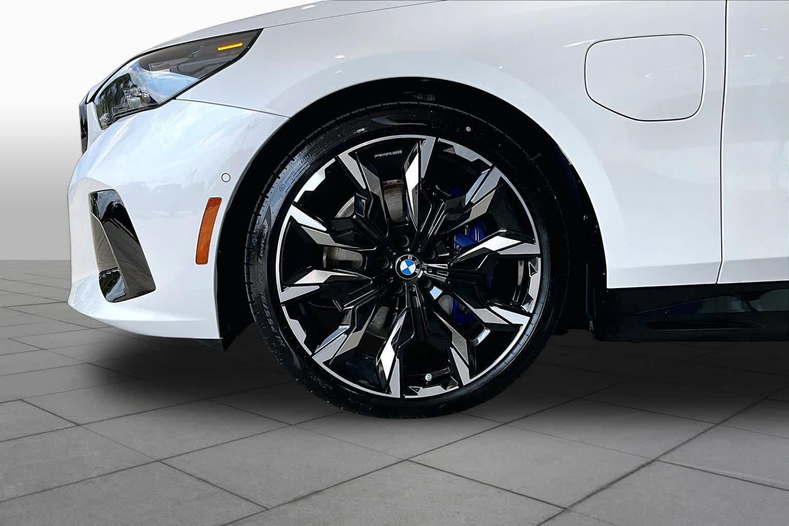 New 2027 BMW 550e xDrive w/ Premium Package AWD/4WD image 11