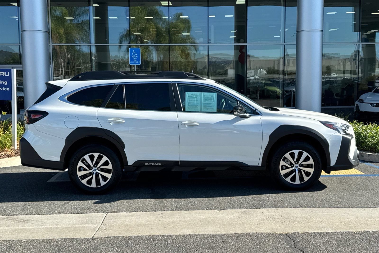 Certified 2025 Subaru Outback Premium AWD/4WD image 3