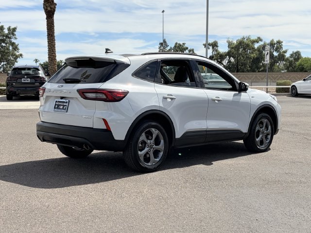 Used 2025 Ford Escape ST-Line Select AWD/4WD image 6
