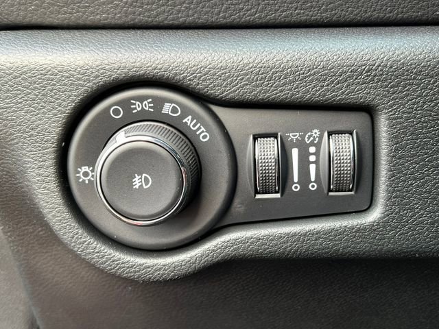 New 2026 Chrysler Pacifica Select image 17