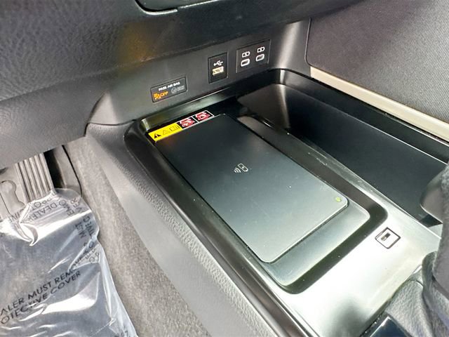 Used 2025 Toyota Camry LE image 31