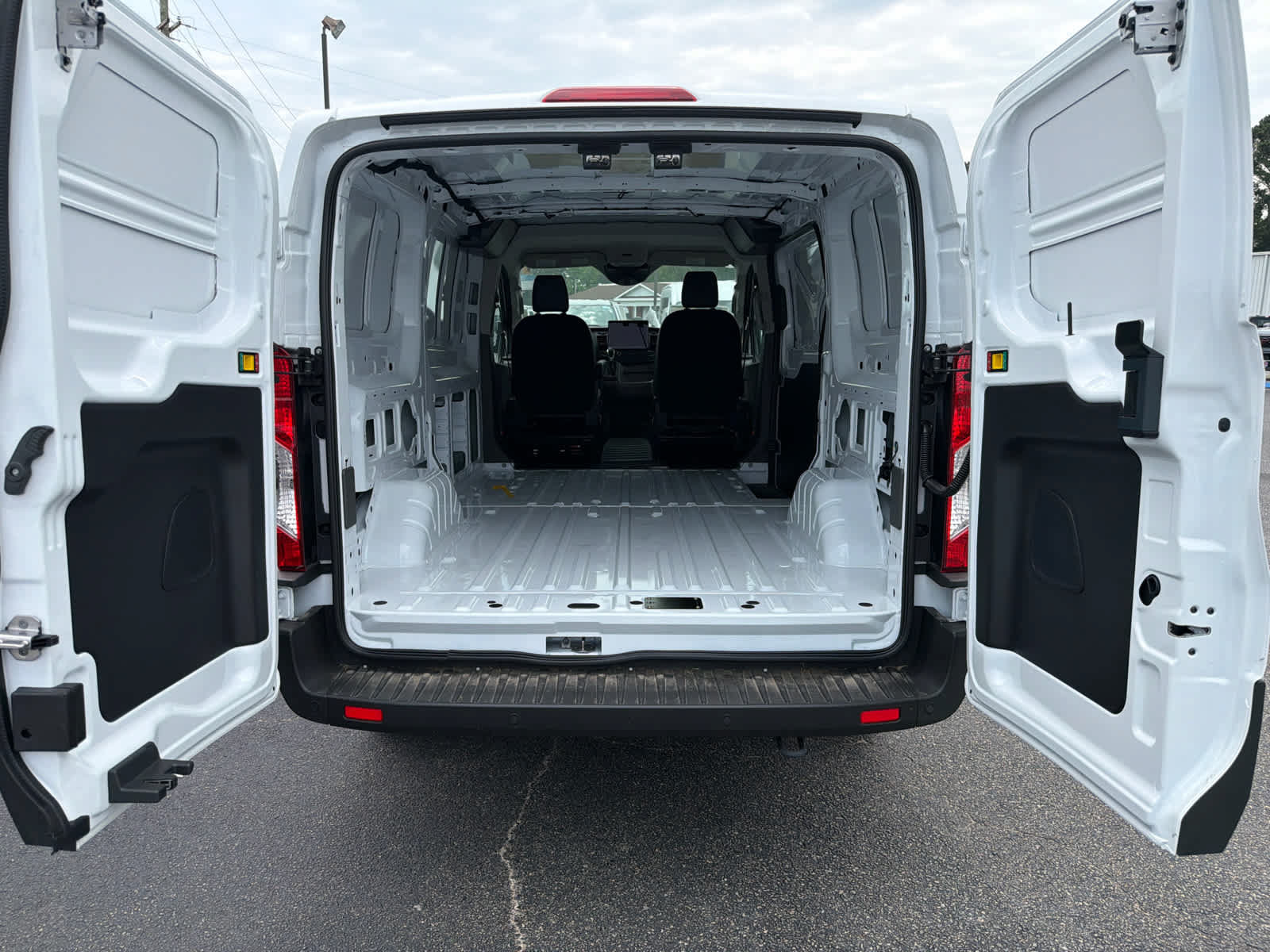 New 2026 Ford Transit 250 Low Roof RWD image 11