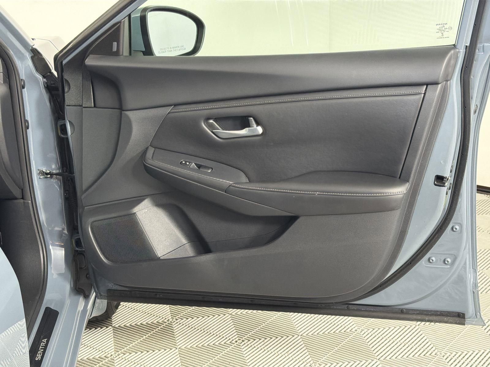 Used 2025 Nissan Sentra SV FWD image 29