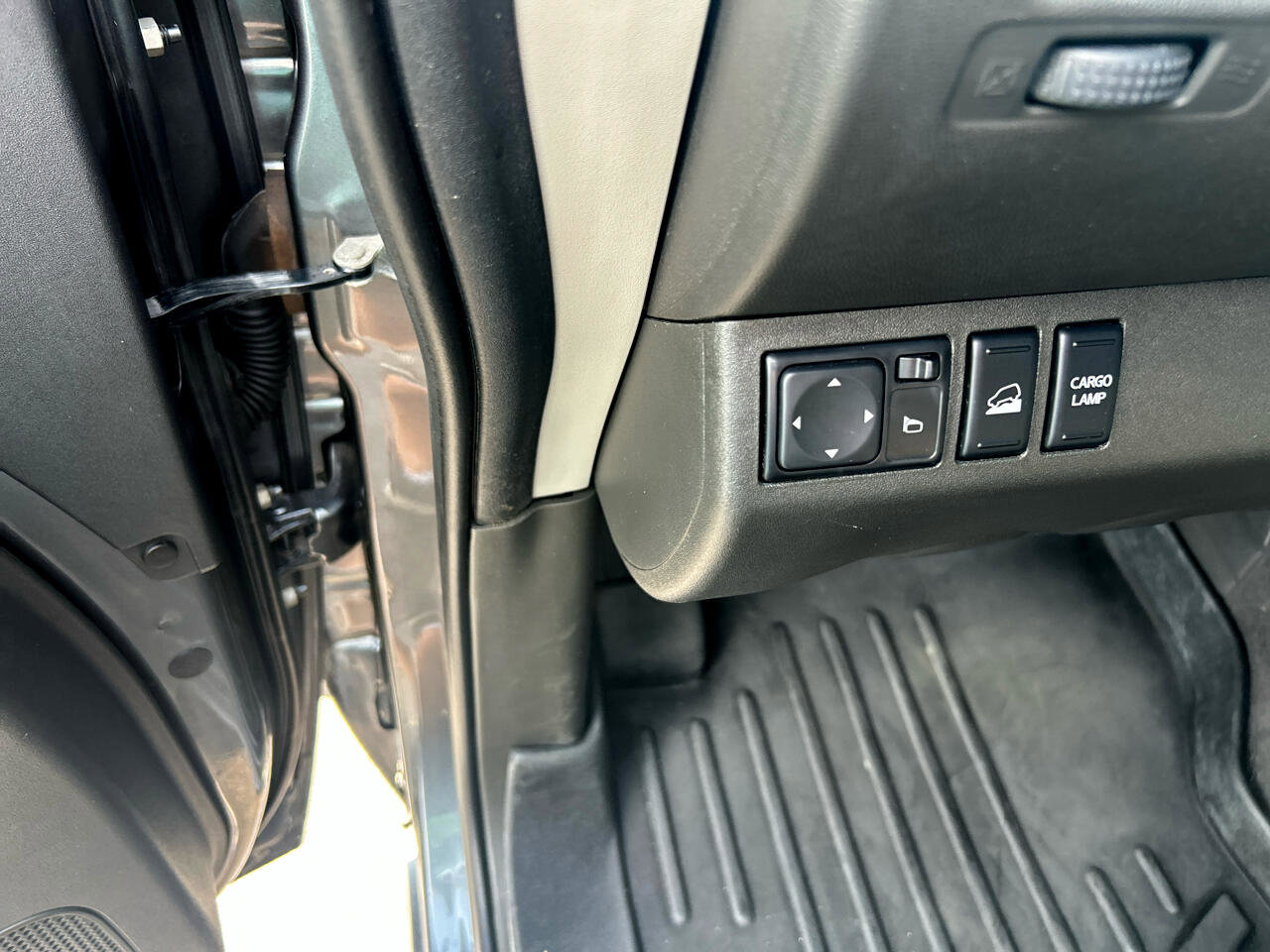 Used 2018 Nissan Frontier PRO-4X image 16