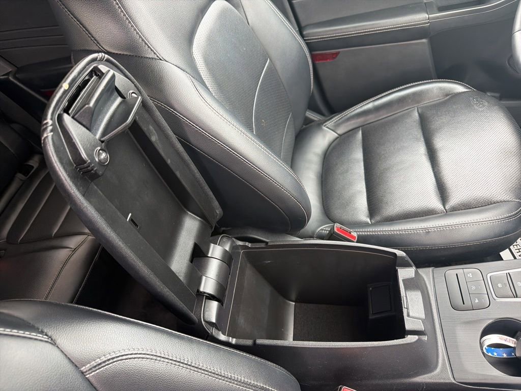 Used 2022 Ford Escape Titanium image 37