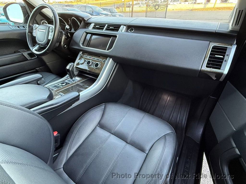 Used 2016 Land Rover Range Rover Sport SE image 14